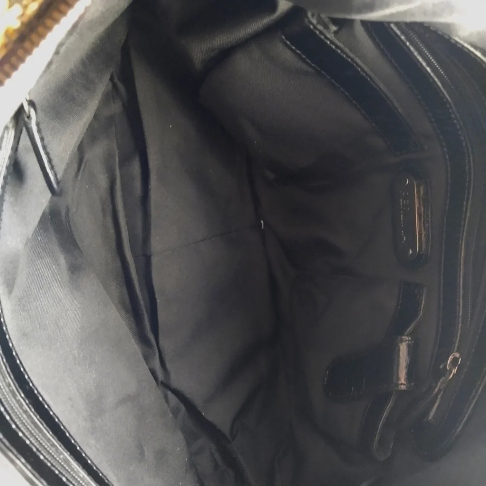 Perlina Quilted Vegan Leather Shoulder Bag 🌹 - Picture 12 of 13